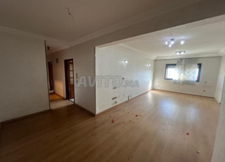 شقة للإيجار 100 متر مربع في الدار البيضاء