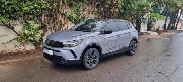 Grandland 6cv diesel AUTO peinture d'origine 2023