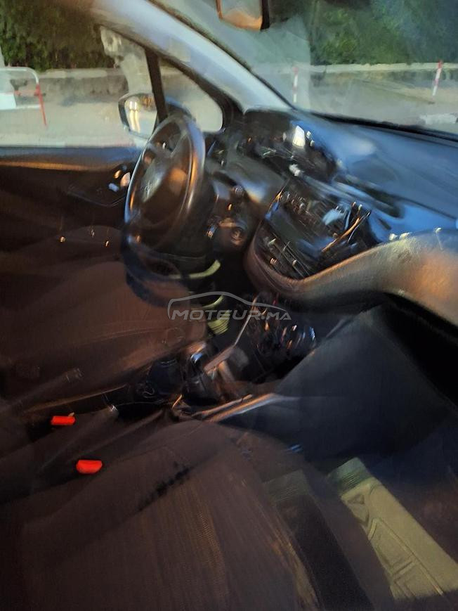 Peugeot208