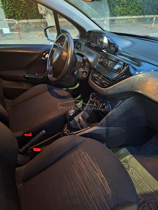 Peugeot208
