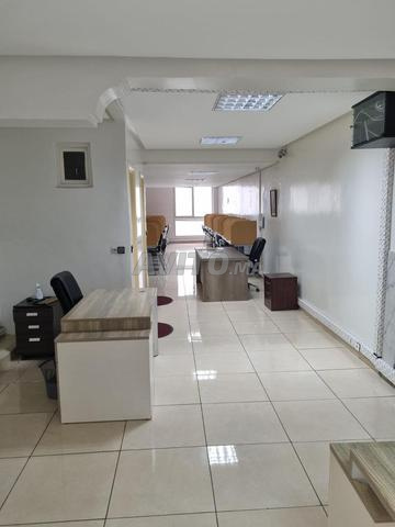 Centre d'Appel En Location de 120 M²