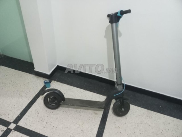 سكوتر يحتاج شاحن