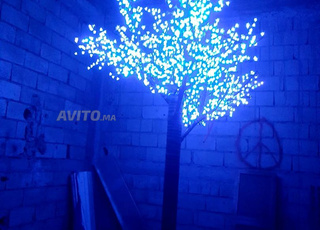 شجرة اصطناعية مضيئة