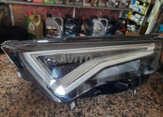 مصباح سيارة سيات أتيكا 2024 بحالة ممتازة.