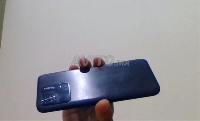 Redmi 10A بحالة جيدة