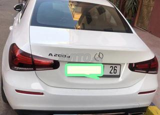 مرسيدس بنز الفئة أ سيدان 200d