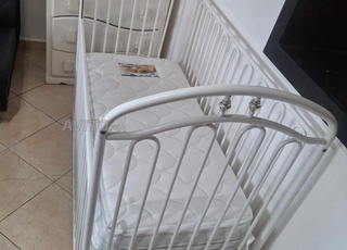 سرير للأطفال