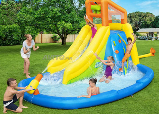 Grand Centre De Jeux Aquatiques Avec Toboggan