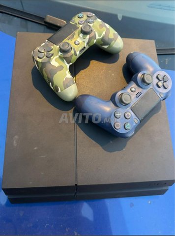 بلاي 4 فات 1000 جيجابايت/ 2 مانطة/ 2 ألعاب GTA5 و FIFA