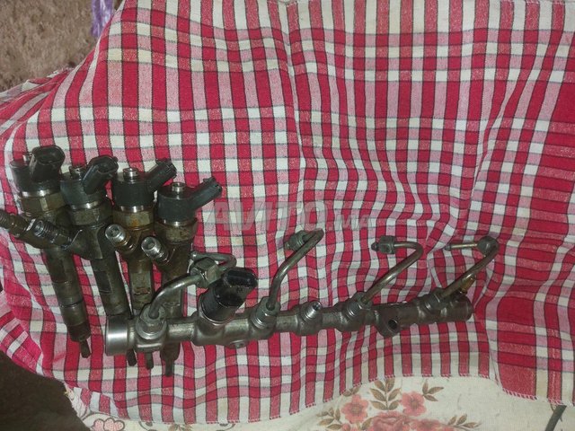 Quatre injecteurs renault