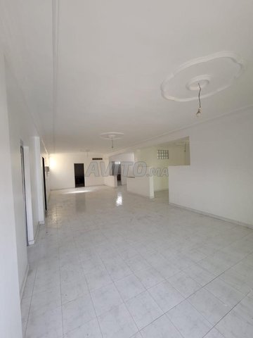 مبنى / محلات للإيجار - المنطقة الصناعية