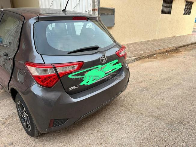 Toyota yaris bon état 