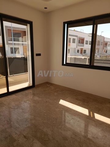 Appartement à vendre neuf 2ème étage deux façades