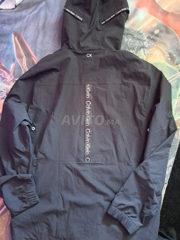 جاكيت سترة بغطاء رأس كالفن كلاين جديدة M