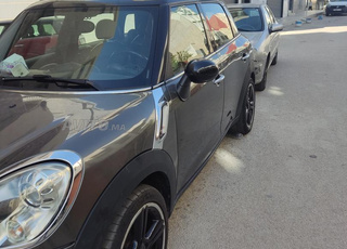 سيارة للبيع