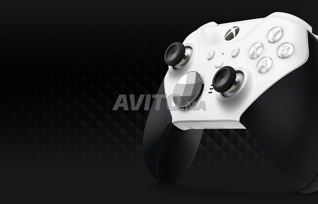 وحدة تحكم Xbox Elite Series 2 Core وملحقاتها