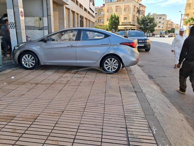 Hyundai Elantra Diesel Manuelle 2014 à Rabat