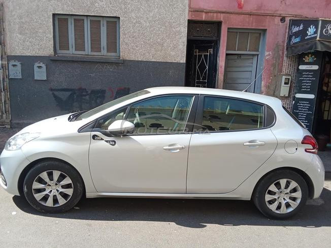 Peugeot 208 Essence Automatique 2017 à Casablanca