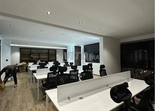 مكتب متعدد المواقع من الخشب وشبه معدني