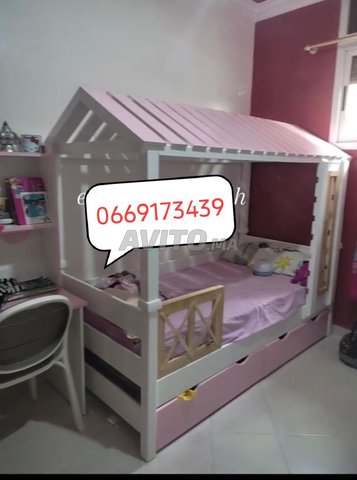 سرير للأميرة من الخشب مع فراش