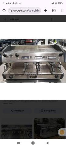 مجموعة من 4 ماكينات قهوة في حالة جيدة جدا