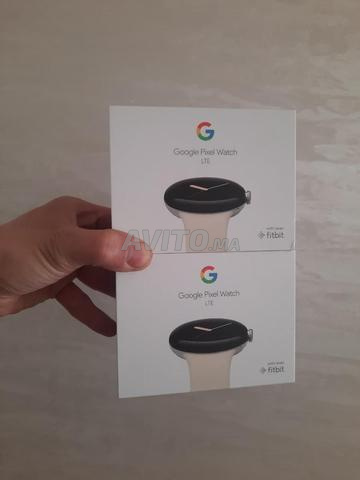 ساعة بكسل LTE