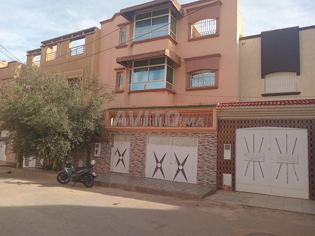 فيلا رائعة تقع في حي هادئ