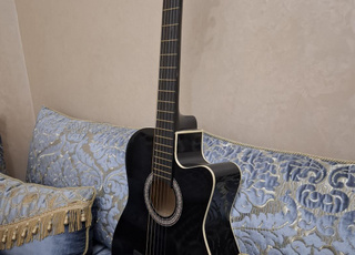 غيتار كلاسيكي مع حقيبة