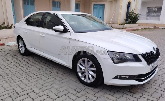 Skoda Superb Diesel Automatique 2017 à Tanger