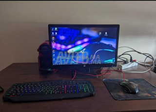 حاسوب مكتبي في حالة جيدة