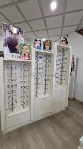 Meuble présentoir de lunettes