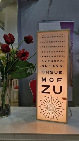 شاشة للفحص البصري لنظارات النظر