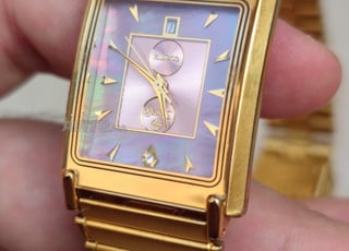 ساعة نسائية سويسرية بحالة ممتازة