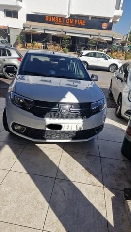 سيارة لوغان 2018 جميلة