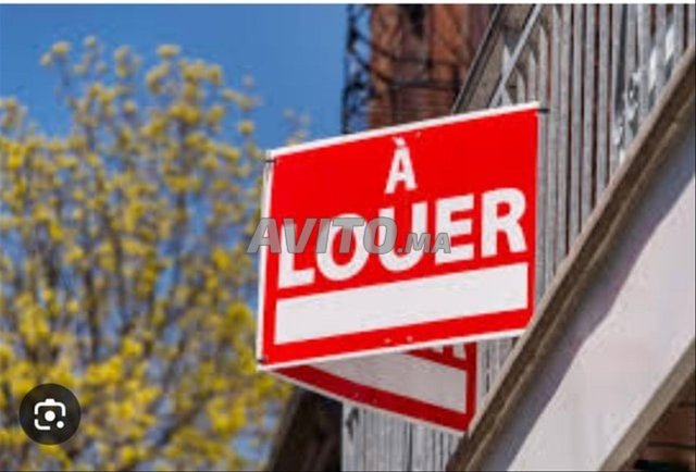 محلان تجاريان للكراء بمدينة الرحمة موقع ممتاز