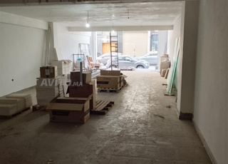 محل جديد في حي 2 مارس 140 متر مربع