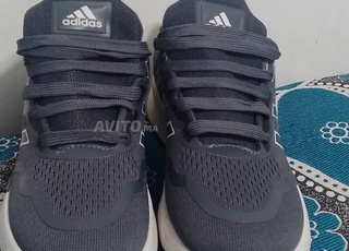 Chaussures Adidas de sport