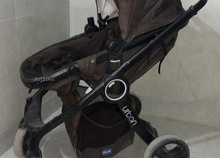 Poussette marque Chicco en bon état