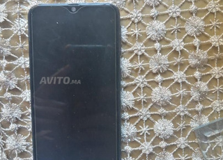 Bon état téléphone Galaxy A40 samsung pour contacter sur WhatsApp