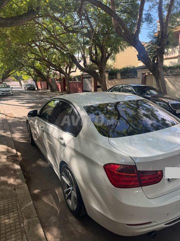 BMW الفئة الثالثة ديزل أوتوماتيكية 2012 في الرباط
