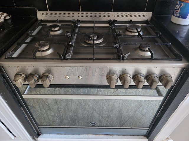 Cuisinière à gaz marque Sierra 5 fours