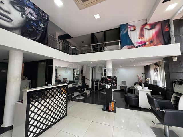 صالون حلاقة مجهز 80م2 للبيع 2 مارس