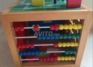 Cube d'activité en bois