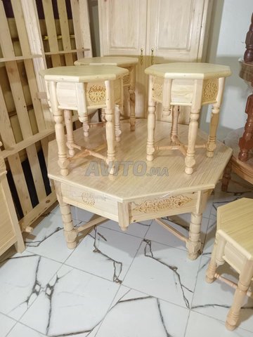 طاولة للصالون خشب منقوش