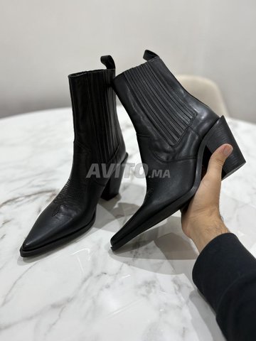 أحذية سوداء للنساء - كعب سميك