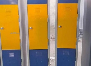 Vestiaire métallique 3 portes en métallique dispo
