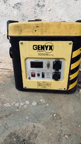 مولد كهرباء