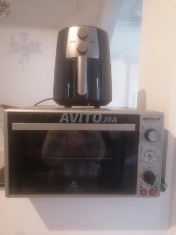 فرن ومقلاة هوائية نظيفتان جدا