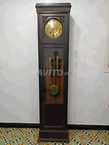 ساعة كومتواز ميكانيكية قديمة تحفة تعمل بشكل جيد