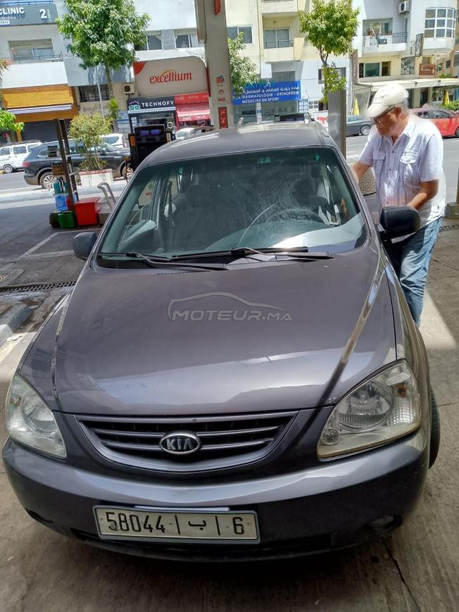 kia carens 